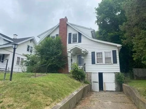 370 Terrace Dr, Springfield, OH 45503 photo 2