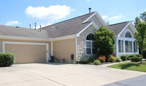 2660 Prestwick Village Cir, Springfield, OH 45503