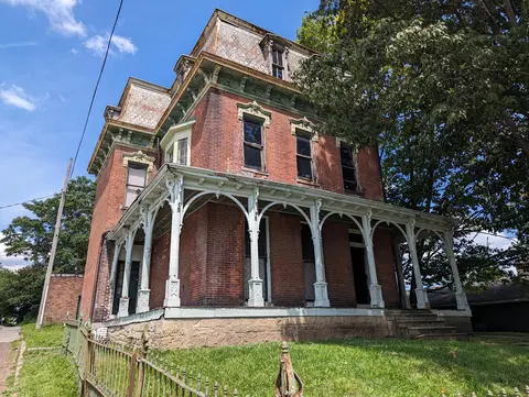 411 S Limestone St, Springfield, OH 45505 photo 2
