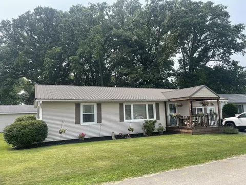 5221 Grove Dr, Celina, OH 45822