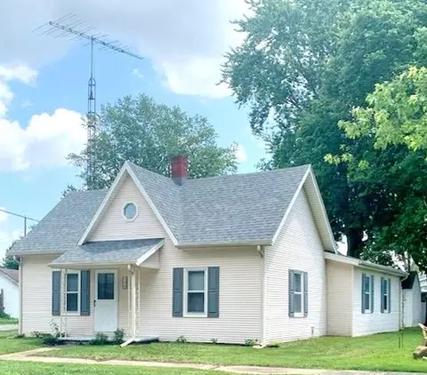 114 N Mill St, De Graff, OH 43318 photo 2