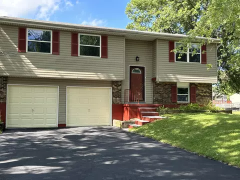 714 W Martindale Rd, Englewood, OH 45322