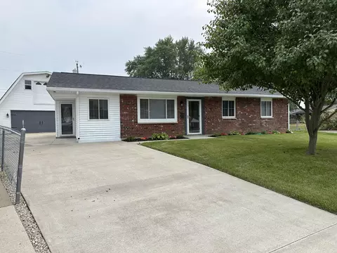 902 Woodbridge Ct, Piqua, OH 45356