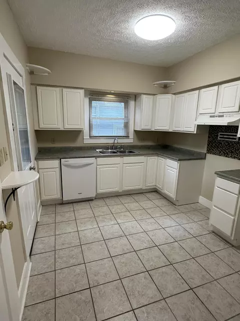 460 E Cassilly St, Springfield, OH 45503 photo 8