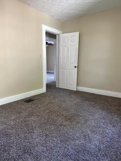 460 E Cassilly St, Springfield, OH 45503 photo 12