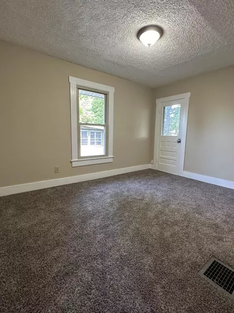 460 E Cassilly St, Springfield, OH 45503 photo 14