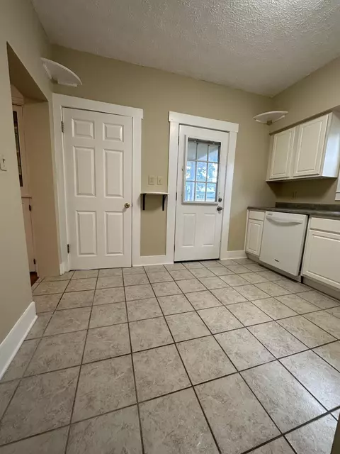 460 E Cassilly St, Springfield, OH 45503 photo 9