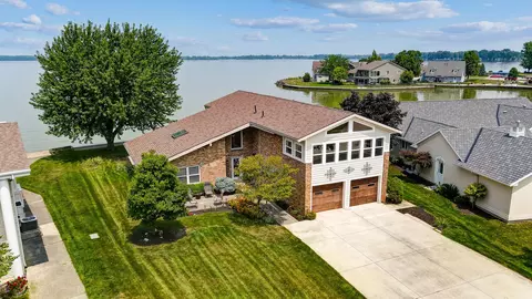 68 Southmoor Shores Dr, Saint Marys, OH 45885
