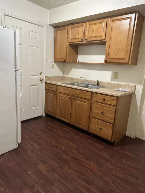 910-912 Mitchell Blvd, Springfield, OH 45503 photo 3