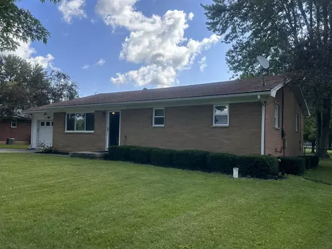 2210 S Burnett Rd, Springfield, OH 45505 photo 2