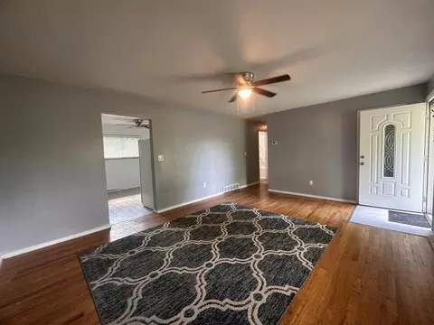 2210 S Burnett Rd, Springfield, OH 45505 photo 5
