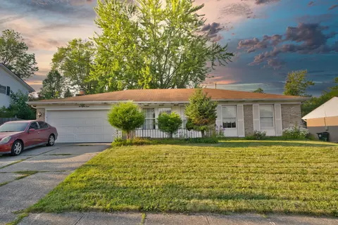 283 Woodlawn Dr, Fairborn, OH 45324