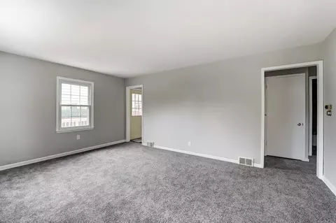1327 Crestview Dr, Springfield, OH 45504 photo 13