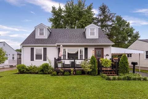 589 Fernwood Dr, Troy, OH 45373