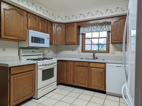 1780 Fox Ridge Dr, Springfield, OH 45503 photo 5