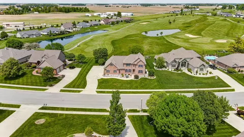 2011 Eaglebrooke Pkwy, Celina, OH 45822 photo 2