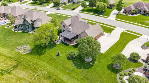 2011 Eaglebrooke Pkwy, Celina, OH 45822 photo 4