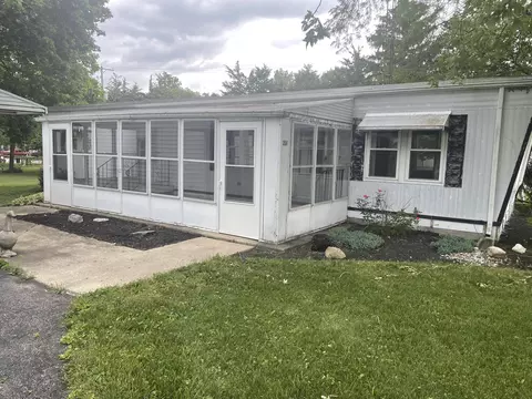 204 E Market St, Mendon, OH 45862 photo 2