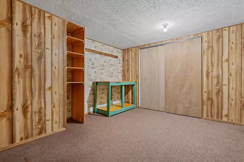 Living - 4680 Mumper Rd, Springfield, OH 45502 photo 2 of 2