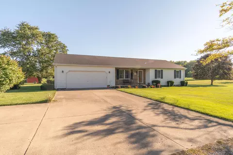 1409 Gearhart Rd, Sidney, OH 45365