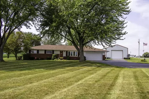 10806 Monroe Rd, Wapakoneta, OH 45895