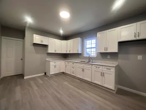 1126 W High St, Springfield, OH 45506 photo 6