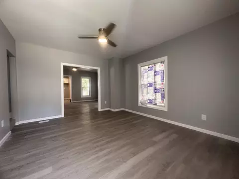 1126 W High St, Springfield, OH 45506 photo 3