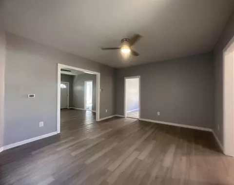 1126 W High St, Springfield, OH 45506 photo 4