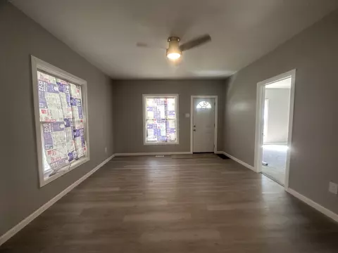 1126 W High St, Springfield, OH 45506 photo 2