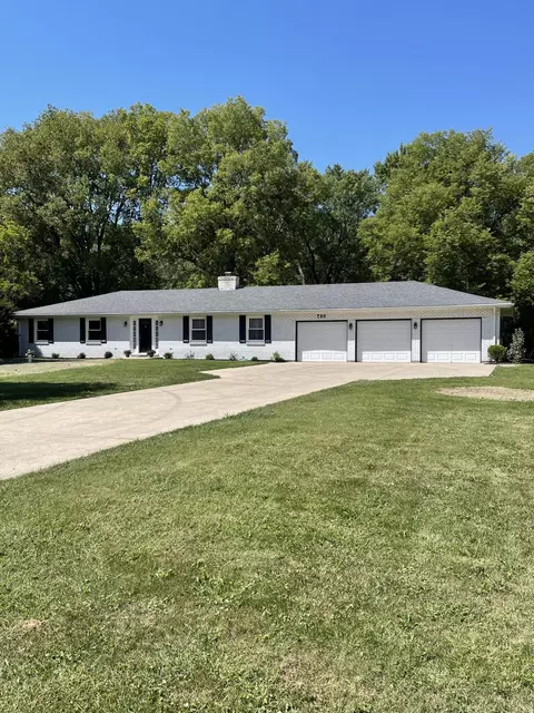 799 Riverside Dr, Sidney, OH 45365