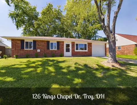 126 Kings Chapel Dr, Troy, OH 45373