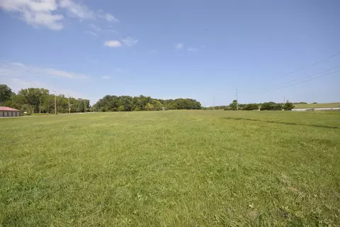 606 N Water St, Wapakoneta, OH 45895