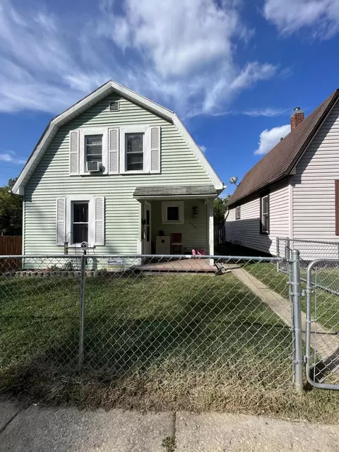 1608 Summit St, Springfield, OH 45503
