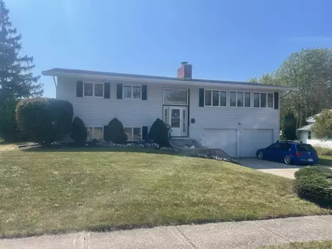 242 Valley Way, Lima, OH 45804