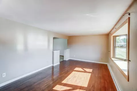 4739 Ashley Dr, Springfield, OH 45503 photo 2