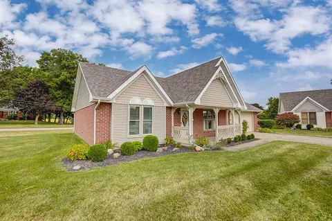 1688 Oldham Dr, Springfield, OH 45503 photo 2