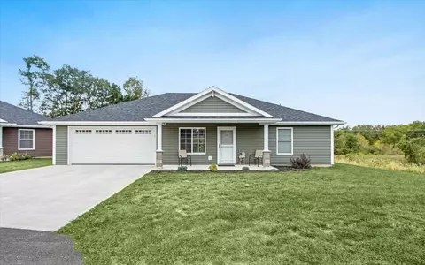 233 Falcon Ave, Bellefontaine, OH 43311