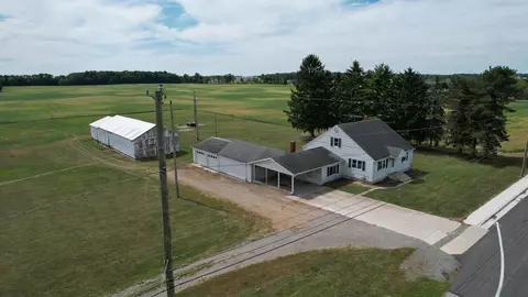 821 E Pike St, Jackson Center, OH 45334