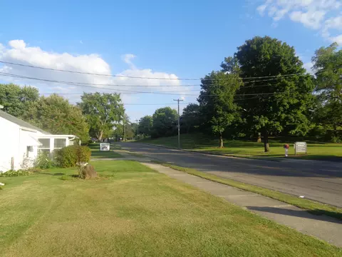 2434 Kenton St, Springfield, OH 45505 photo 3