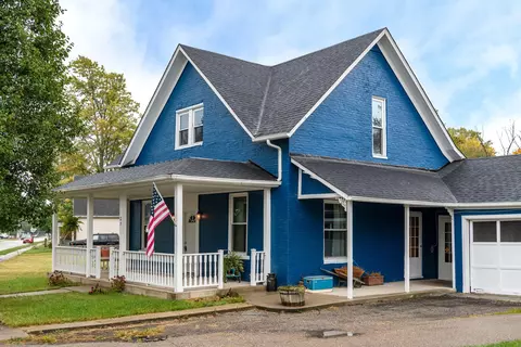 27 N Main St, Laura, OH 45337