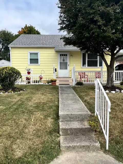 2418 Dellwood Dr, Springfield, OH 45505