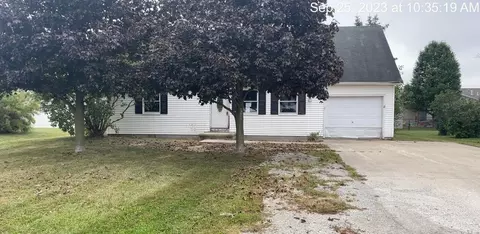 914 Dearbaugh Ave, Wapakoneta, OH 45895