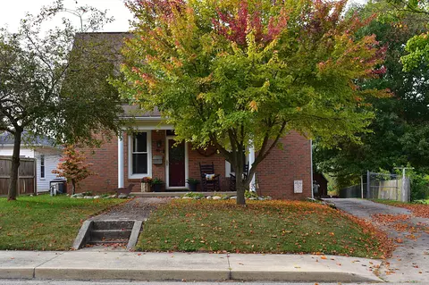 90 High St, Mechanicsburg, OH 43044