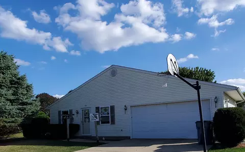 106 Redbud Cir, Jackson Center, OH 45334