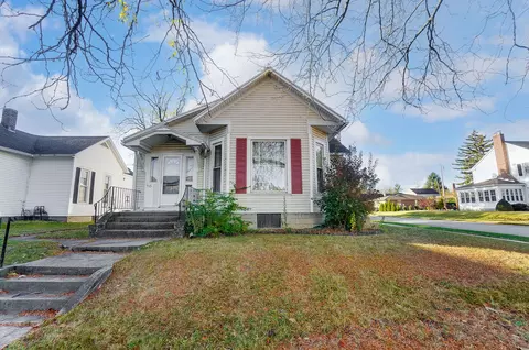 715 W Pearl St, Wapakoneta, OH 45895