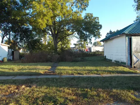 429 S Walnut St, Celina, OH 45822 photo 3