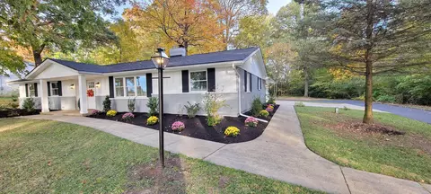 2320 E Possum Rd, Springfield, OH 45502 photo 3