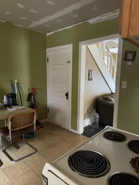 230 N Clairmont Ave, Springfield, OH 45503 photo 6