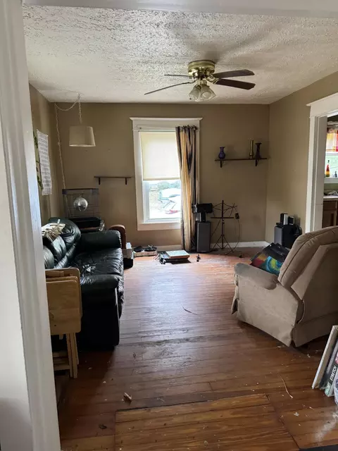 230 N Clairmont Ave, Springfield, OH 45503 photo 4