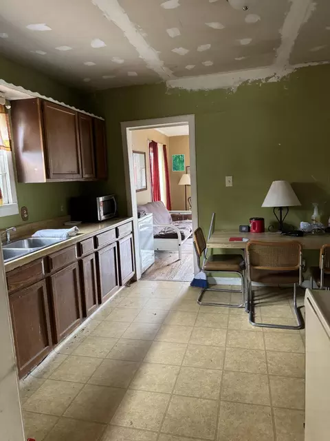 230 N Clairmont Ave, Springfield, OH 45503 photo 5